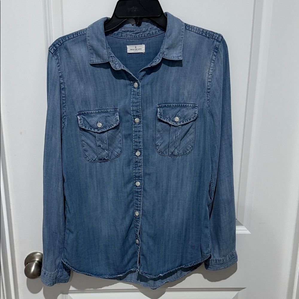 Thread & Supply Classic Blue Jean Button Down Shirt Medium
